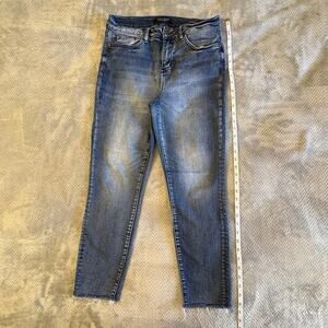 Judy Blue Distressed Cropped Chase High Rise Raw Hem Relaxed Fit Jeans Size 9/29